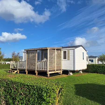 Camping L'oiseau Blanc *