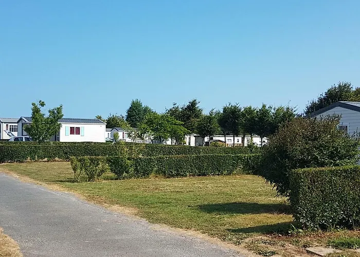 Camping L'oiseau Blanc *